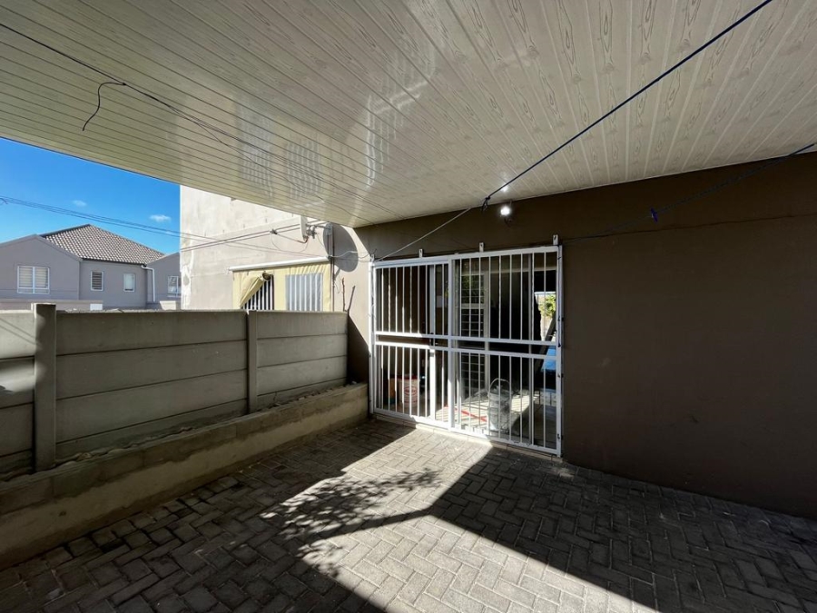 To Let 3 Bedroom Property for Rent in Vredekloof Heights Western Cape